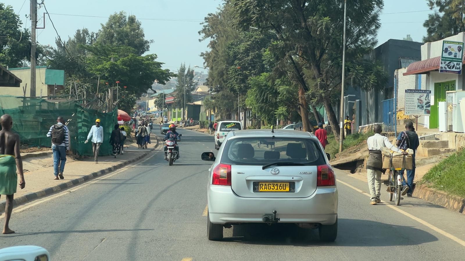 driving from lake kivu to kigali